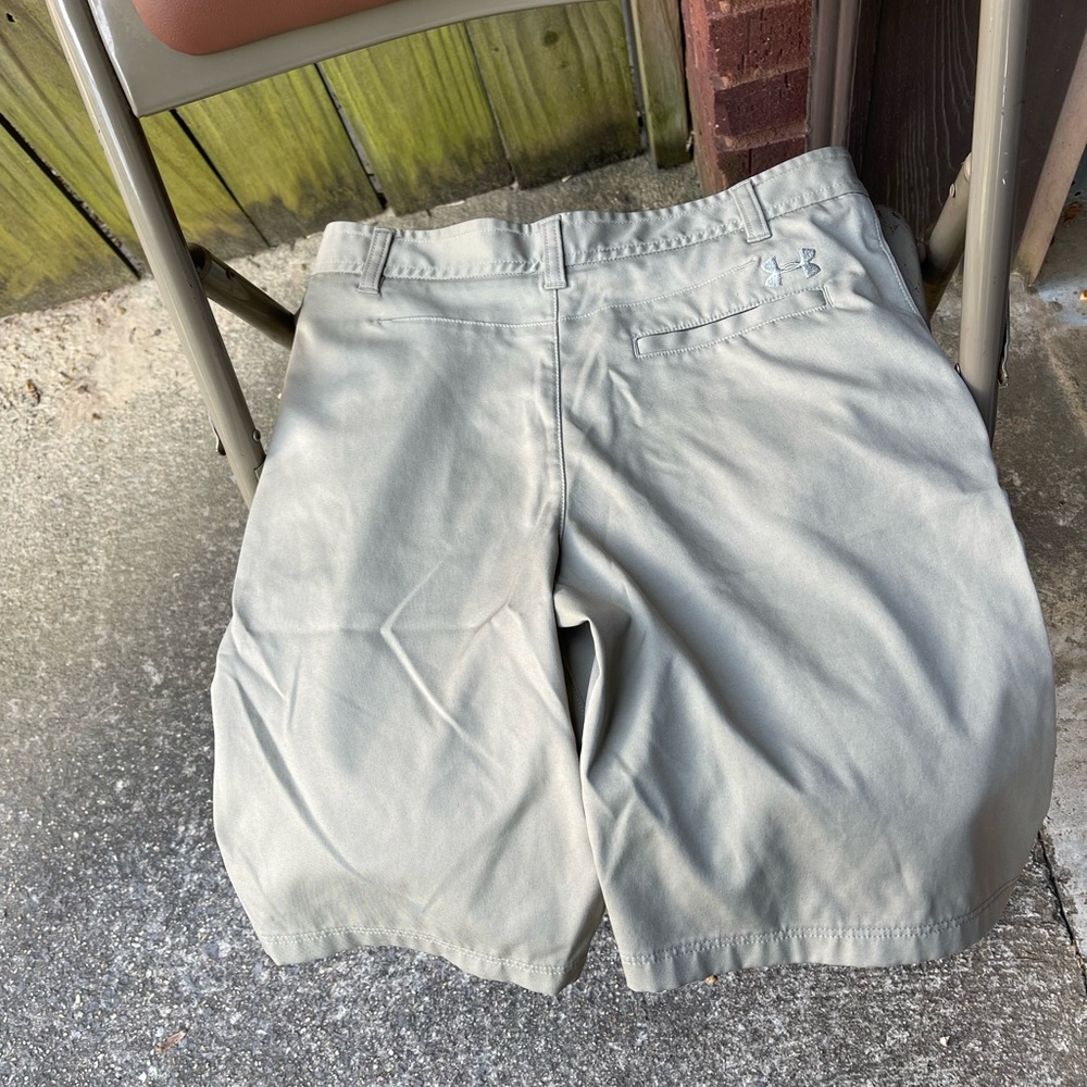 UA golf shorts
